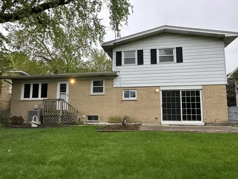 821 West Manor Court Glenwood IL 60425