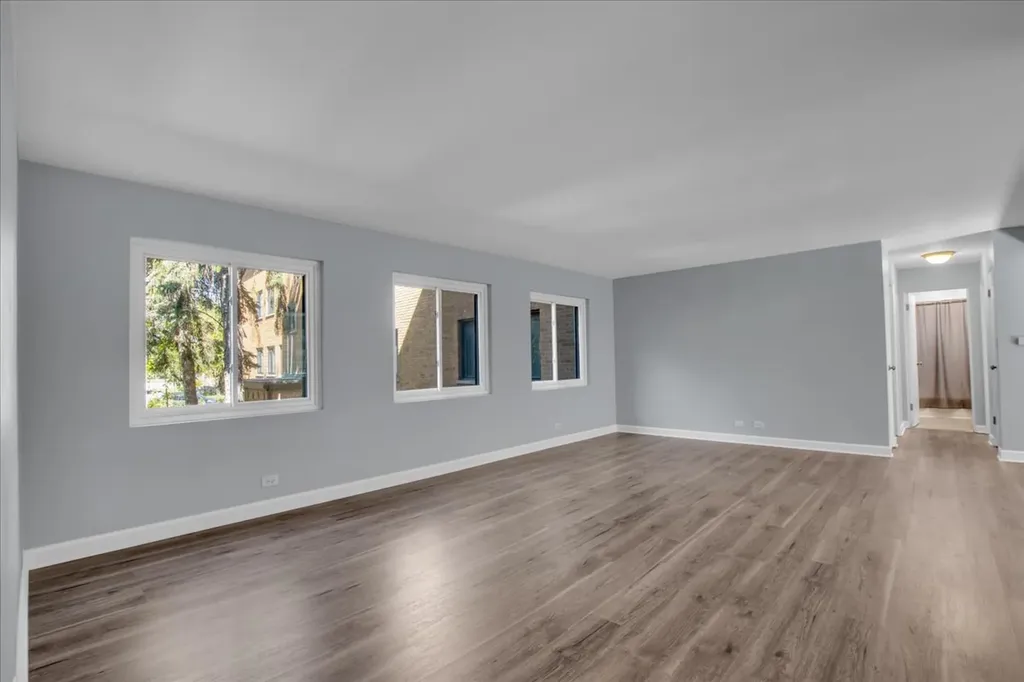 7351 North Ridge Boulevard Chicago IL 60645