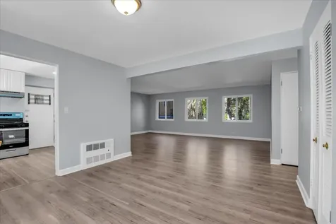 7351 North Ridge Boulevard Chicago IL 60645