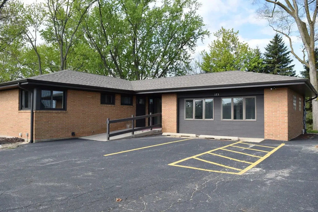 173 Thomas Court Wauconda IL 60084