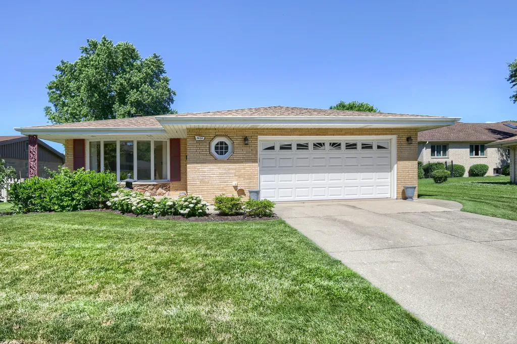 2630 Somerset Drive Westchester IL 60154