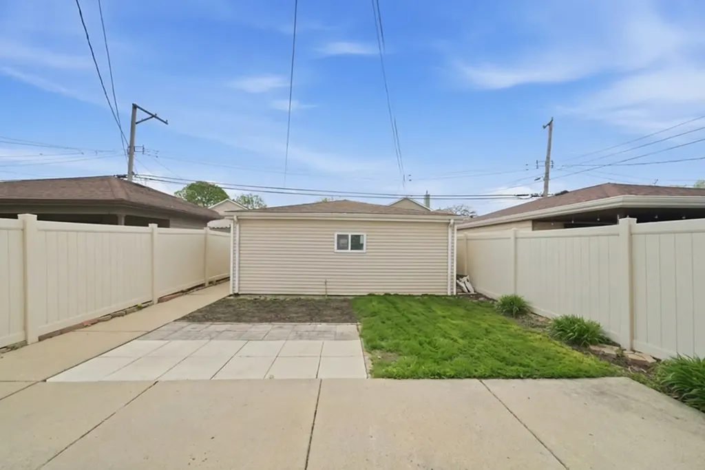 5422 South Oak Park Avenue Chicago IL 60638