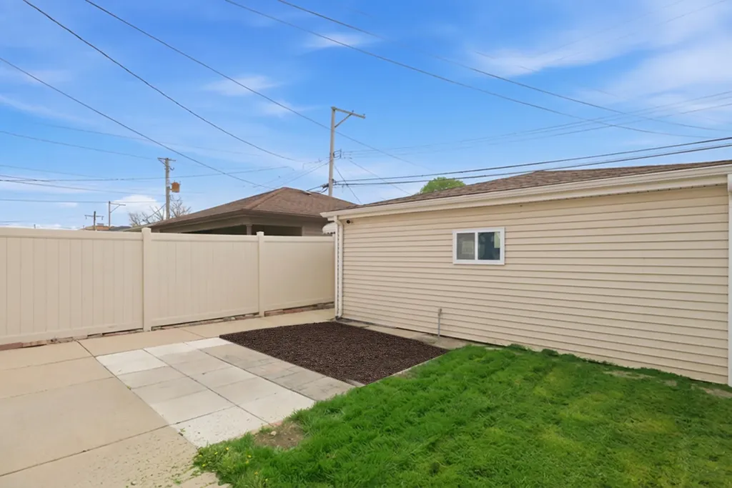 5422 South Oak Park Avenue Chicago IL 60638