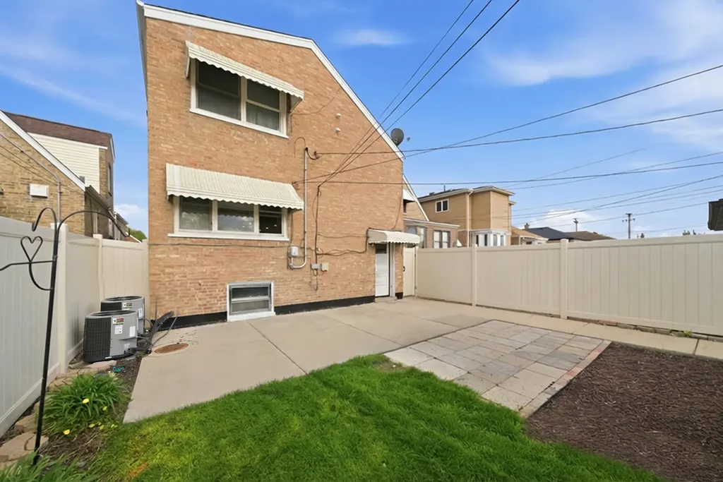 5422 South Oak Park Avenue Chicago IL 60638