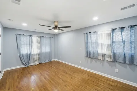 5422 South Oak Park Avenue Chicago IL 60638