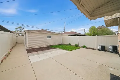 5422 South Oak Park Avenue Chicago IL 60638