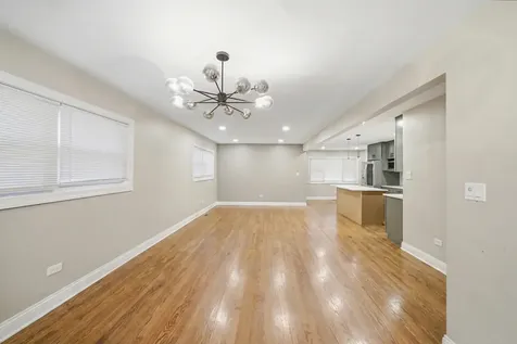 5422 South Oak Park Avenue Chicago IL 60638