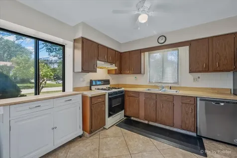 20 Wedgewood Drive South Elgin IL 60177