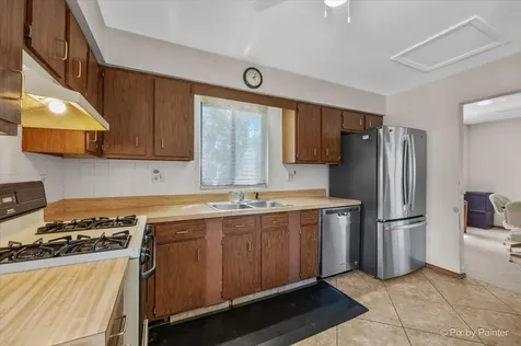 20 Wedgewood Drive South Elgin IL 60177