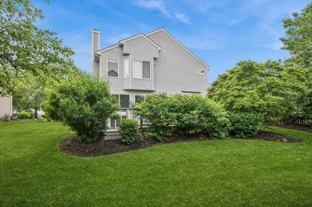 645 Chestnut Drive Carol Stream IL 60188