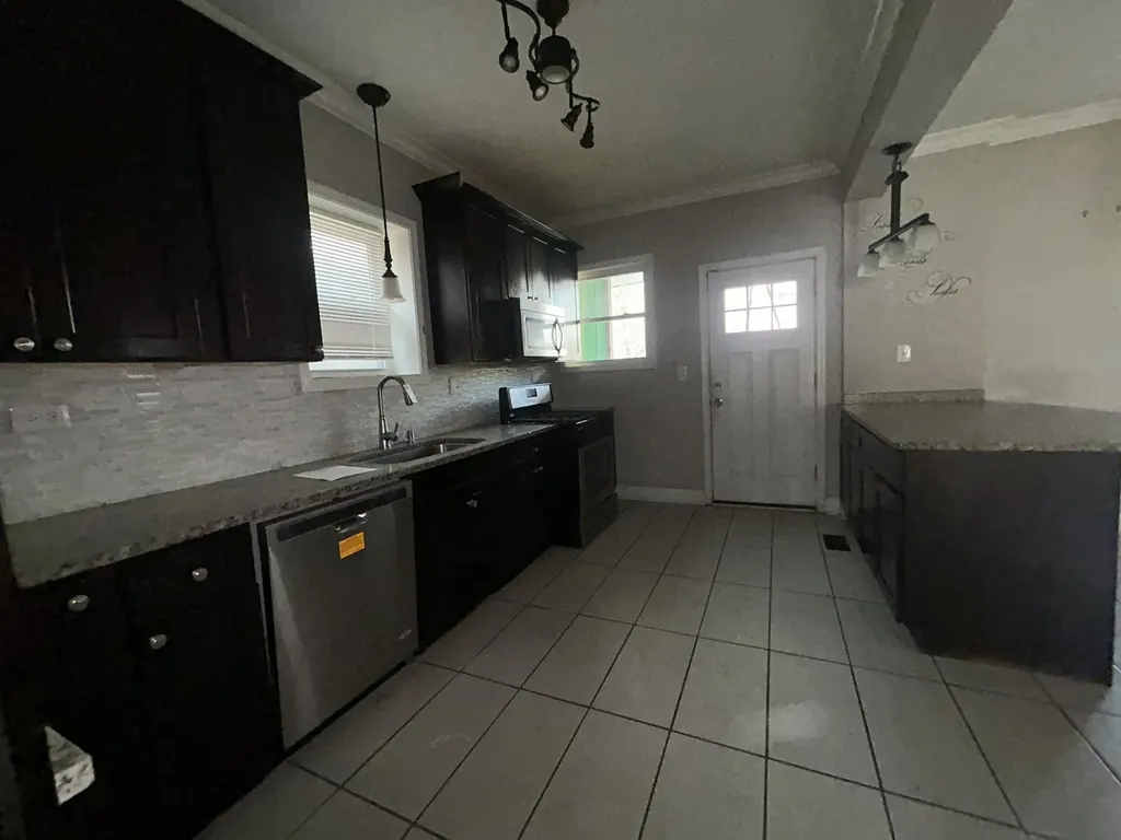 7221 South Bennett Avenue Chicago IL 60649