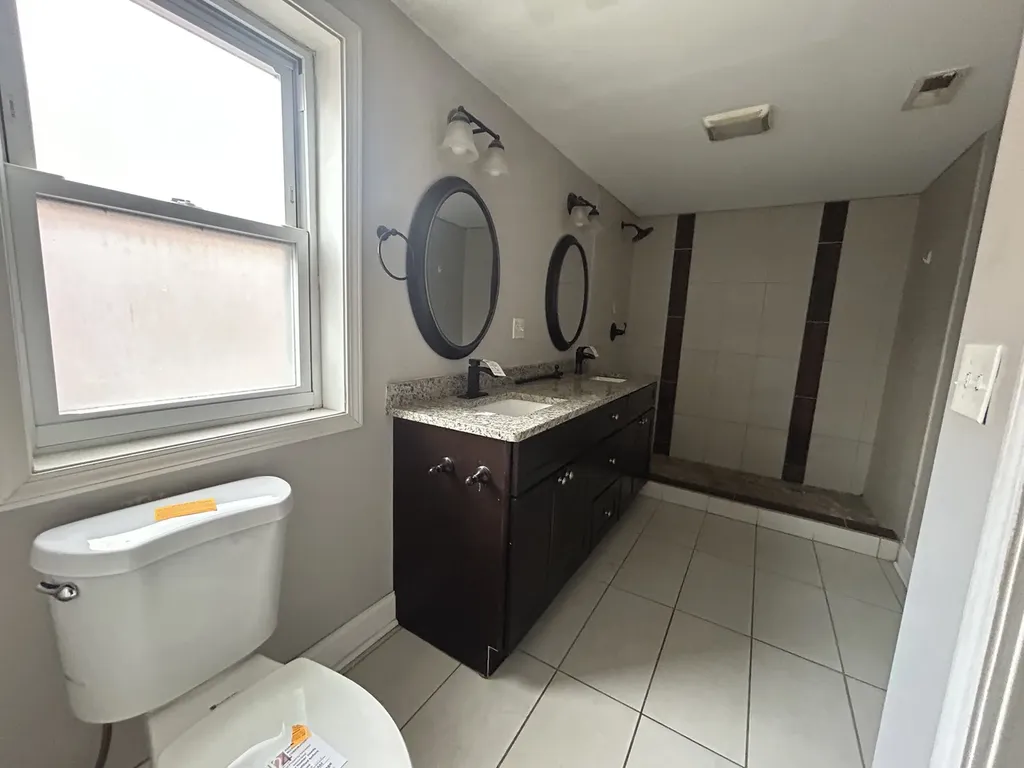 7221 South Bennett Avenue Chicago IL 60649