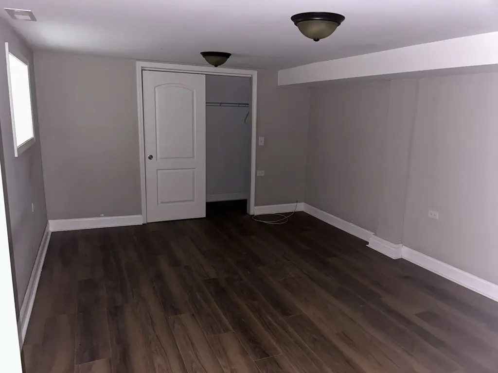 7221 South Bennett Avenue Chicago IL 60649