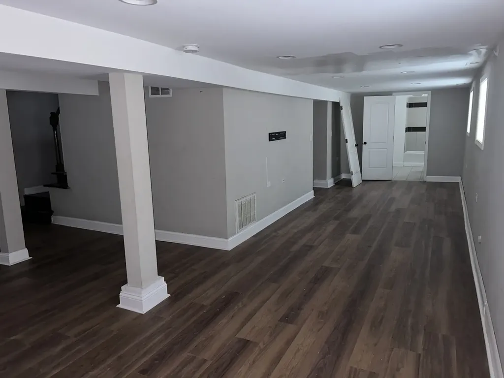 7221 South Bennett Avenue Chicago IL 60649
