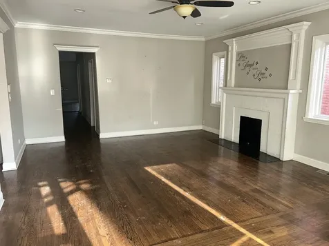 7221 South Bennett Avenue Chicago IL 60649
