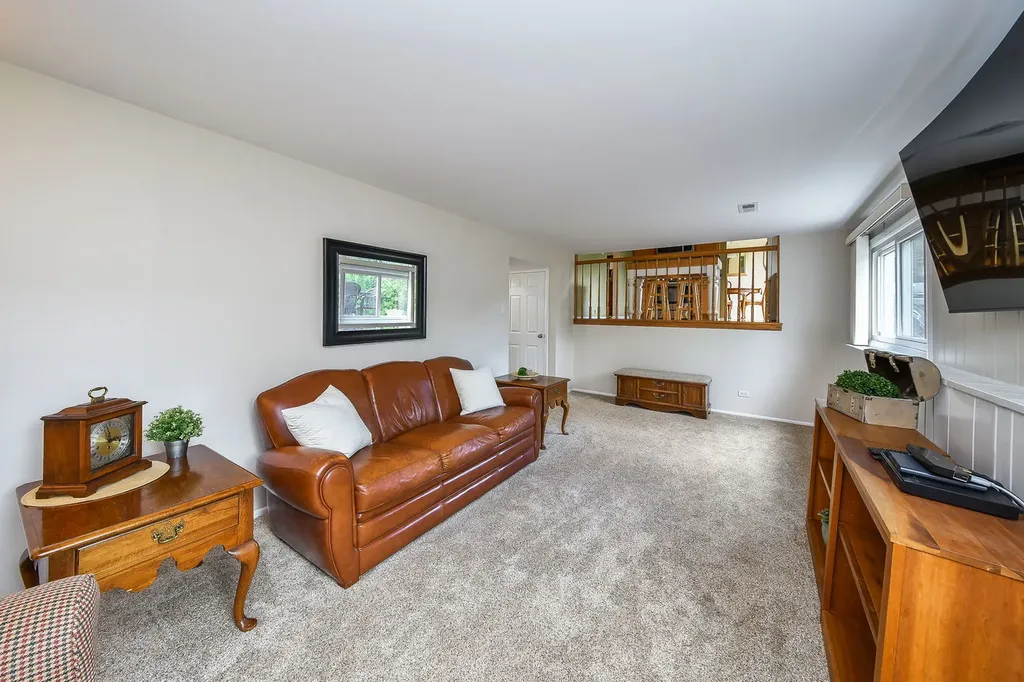 1174 Kent Court Wheaton IL 60189