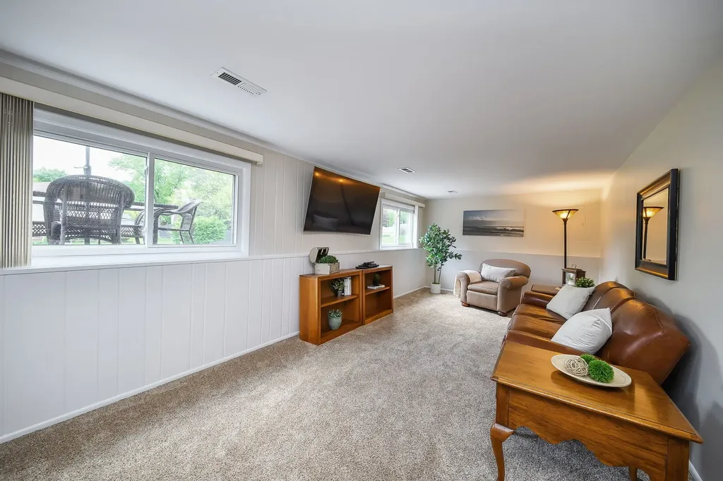 1174 Kent Court Wheaton IL 60189