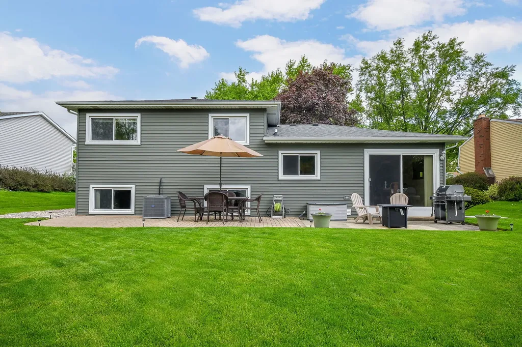 1174 Kent Court Wheaton IL 60189