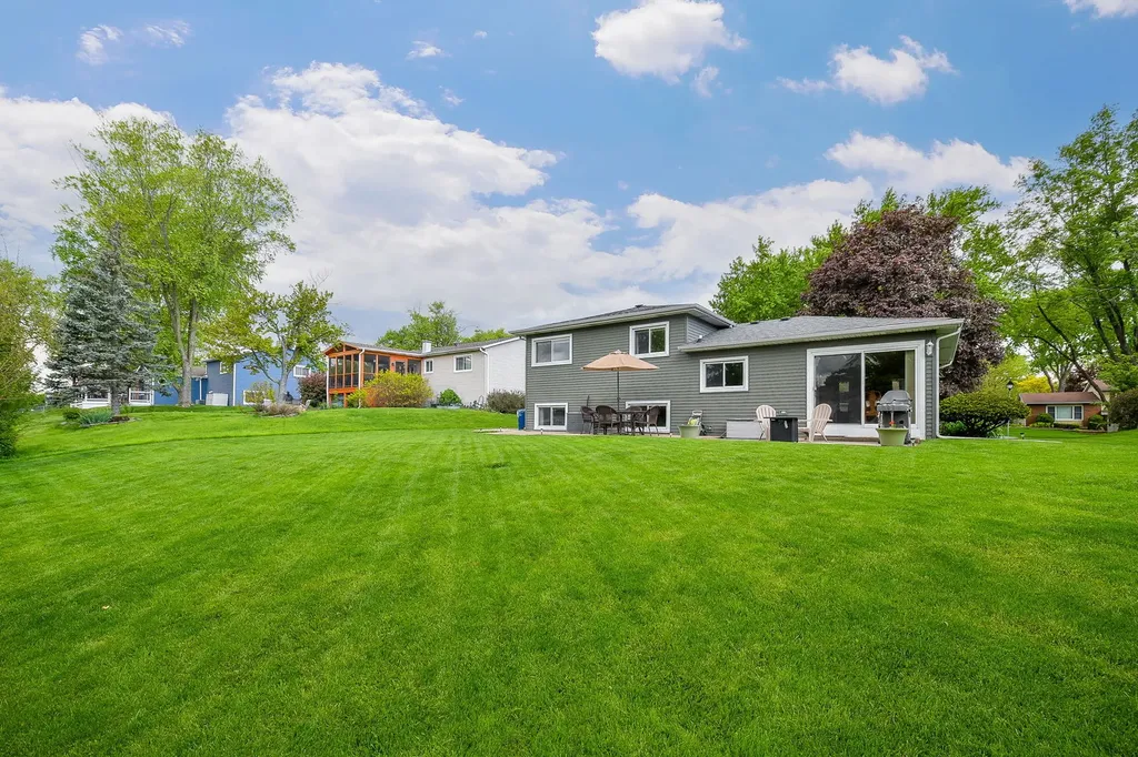 1174 Kent Court Wheaton IL 60189