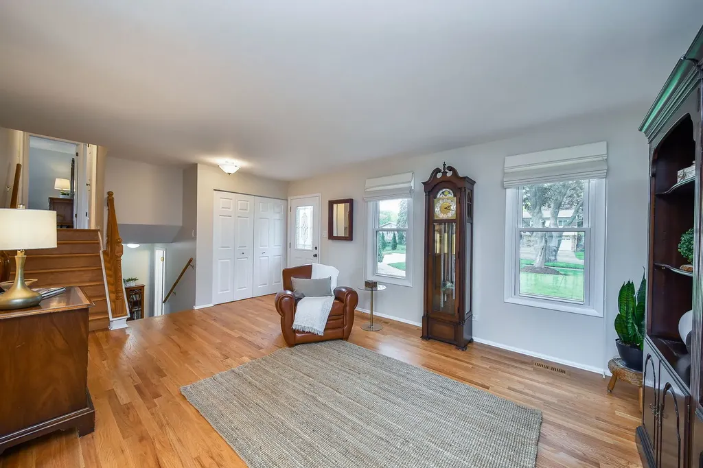 1174 Kent Court Wheaton IL 60189