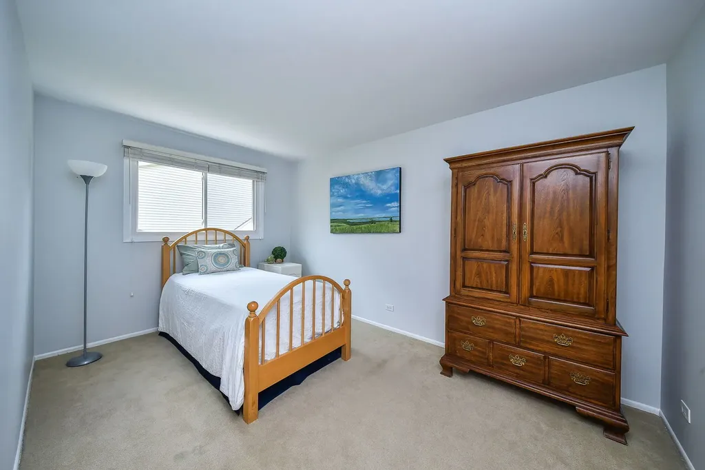 1174 Kent Court Wheaton IL 60189