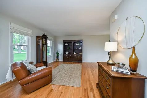 1174 Kent Court Wheaton IL 60189