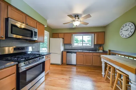 1174 Kent Court Wheaton IL 60189
