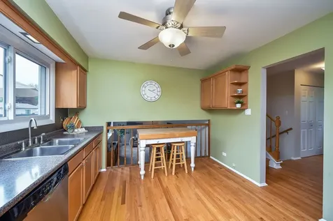1174 Kent Court Wheaton IL 60189