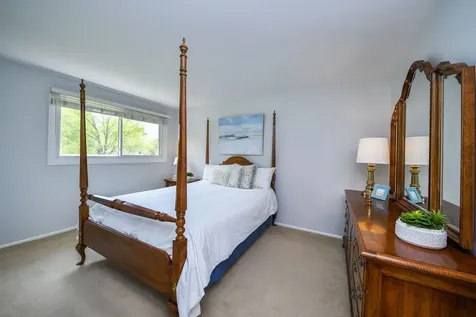 1174 Kent Court Wheaton IL 60189