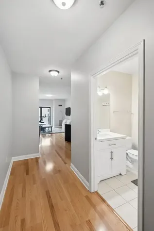 8 West Monroe Street Chicago IL 60603