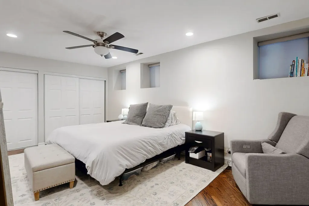 626 West Buckingham Place Chicago IL 60657