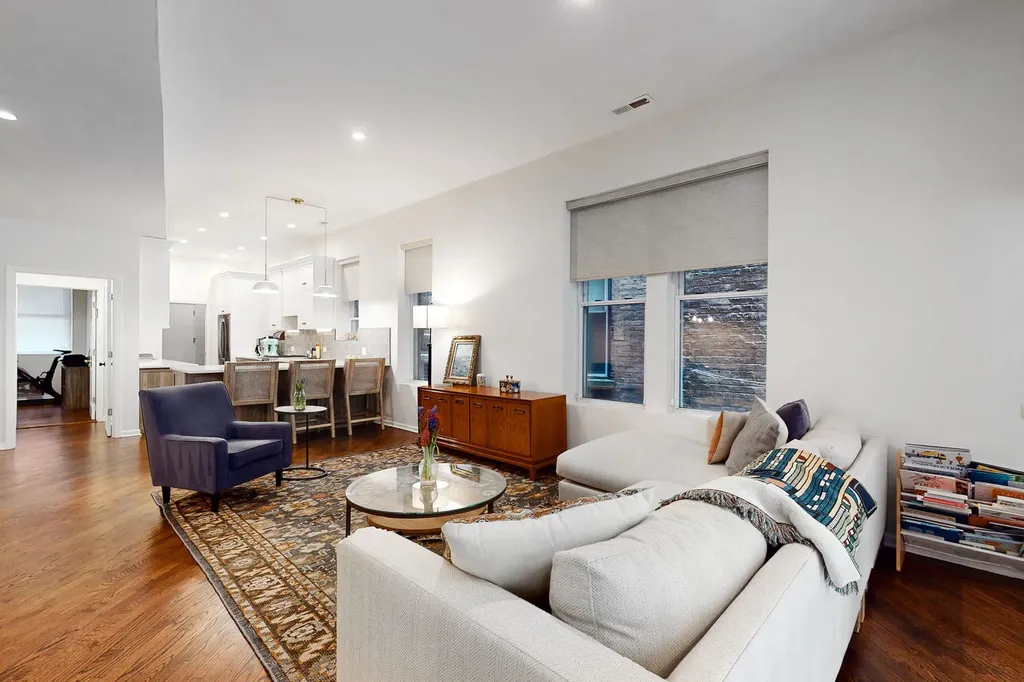 626 West Buckingham Place Chicago IL 60657