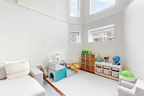 626 West Buckingham Place Chicago IL 60657