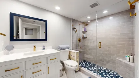626 West Buckingham Place Chicago IL 60657