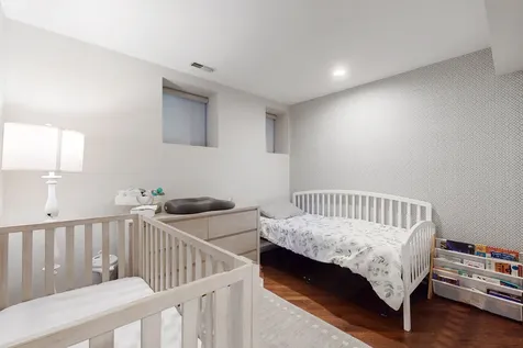 626 West Buckingham Place Chicago IL 60657