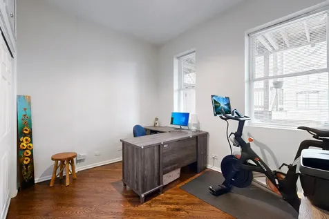 626 West Buckingham Place Chicago IL 60657