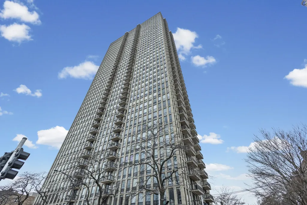 1660 North La Salle Drive Chicago IL 60614