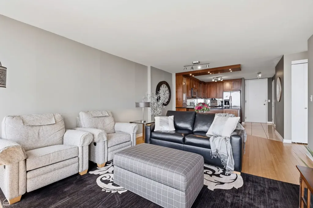 1660 North La Salle Drive Chicago IL 60614