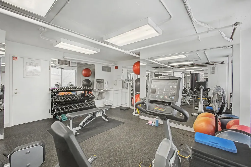 1660 North La Salle Drive Chicago IL 60614