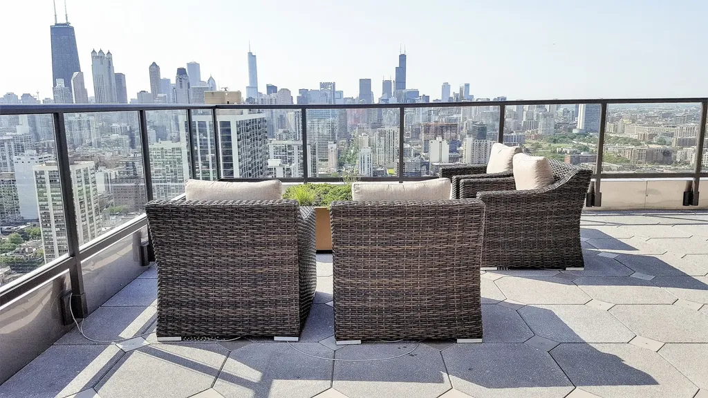 1660 North La Salle Drive Chicago IL 60614
