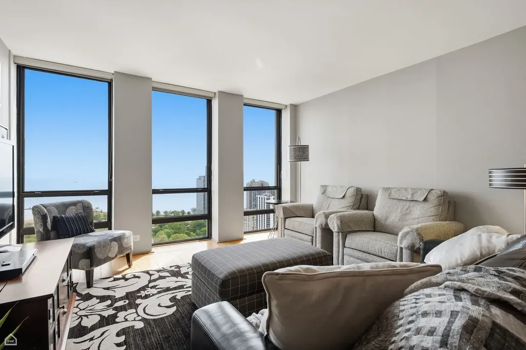 1660 North La Salle Drive Chicago IL 60614