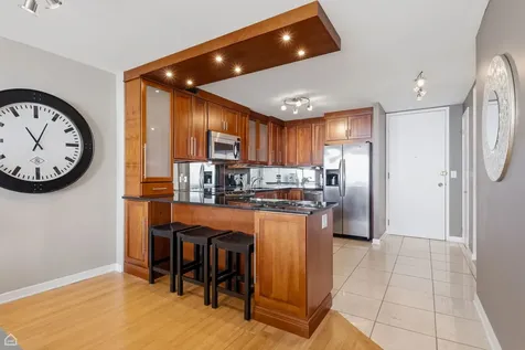 1660 North La Salle Drive Chicago IL 60614