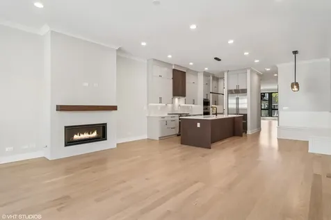 2062 West Belle Plaine Avenue Chicago IL 60618