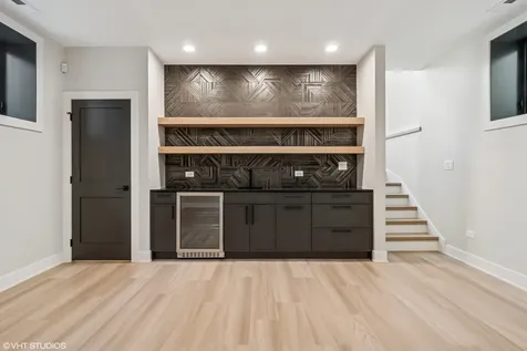 2062 West Belle Plaine Avenue Chicago IL 60618