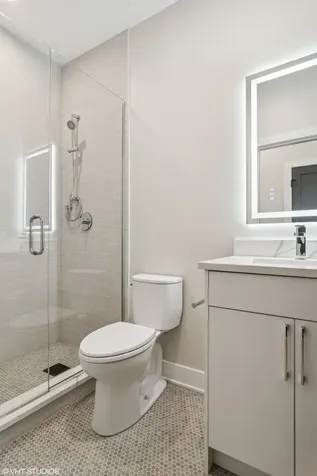2062 West Belle Plaine Avenue Chicago IL 60618