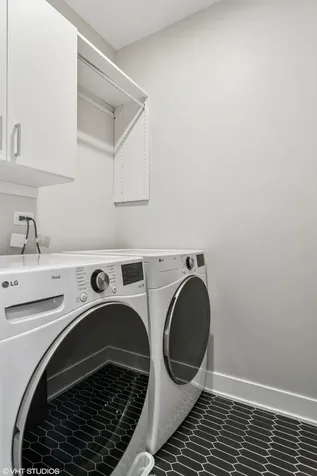 2062 West Belle Plaine Avenue Chicago IL 60618