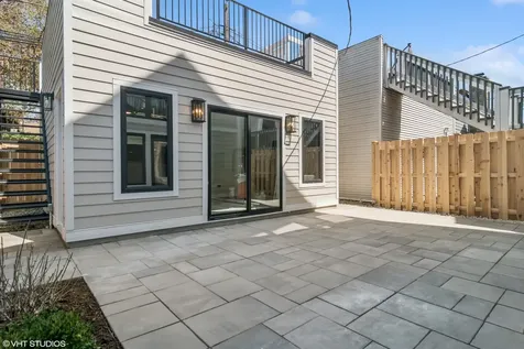 2062 West Belle Plaine Avenue Chicago IL 60618