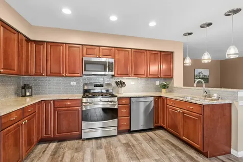 240 Paradise Parkway Oswego IL 60543