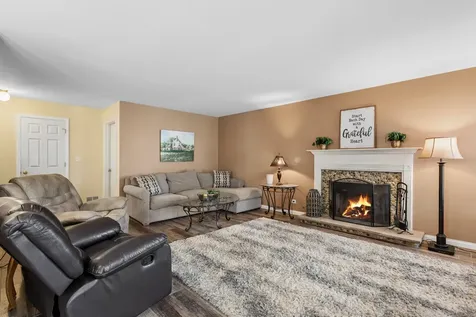240 Paradise Parkway Oswego IL 60543