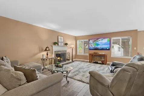 240 Paradise Parkway Oswego IL 60543